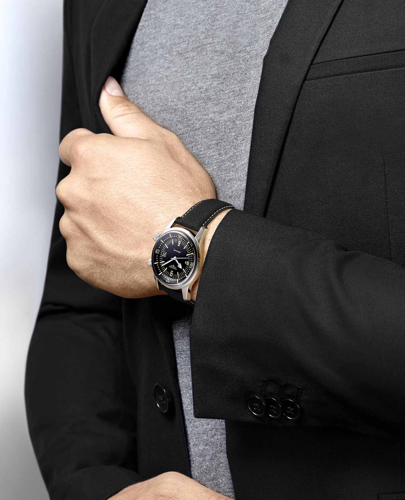 Longines Longines Legend Diver Watch L3.774.4.50.0  мужские часы черный циферблат на запястье